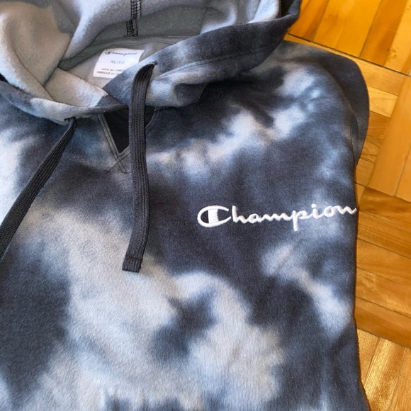 Like NEW! Champion Hoodie - Picture 3 of 5